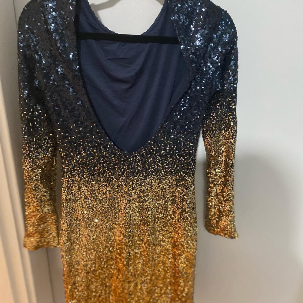 Dark navy/black and gold sequin dress with open back perfect for summer nightout - Picture 3 of 4